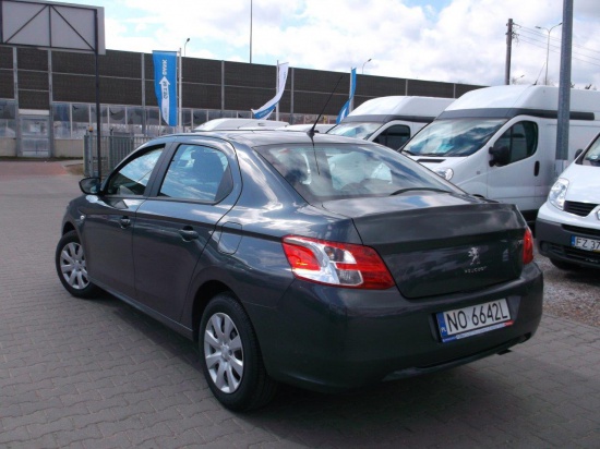 Wynajem auta Peugeot 301
